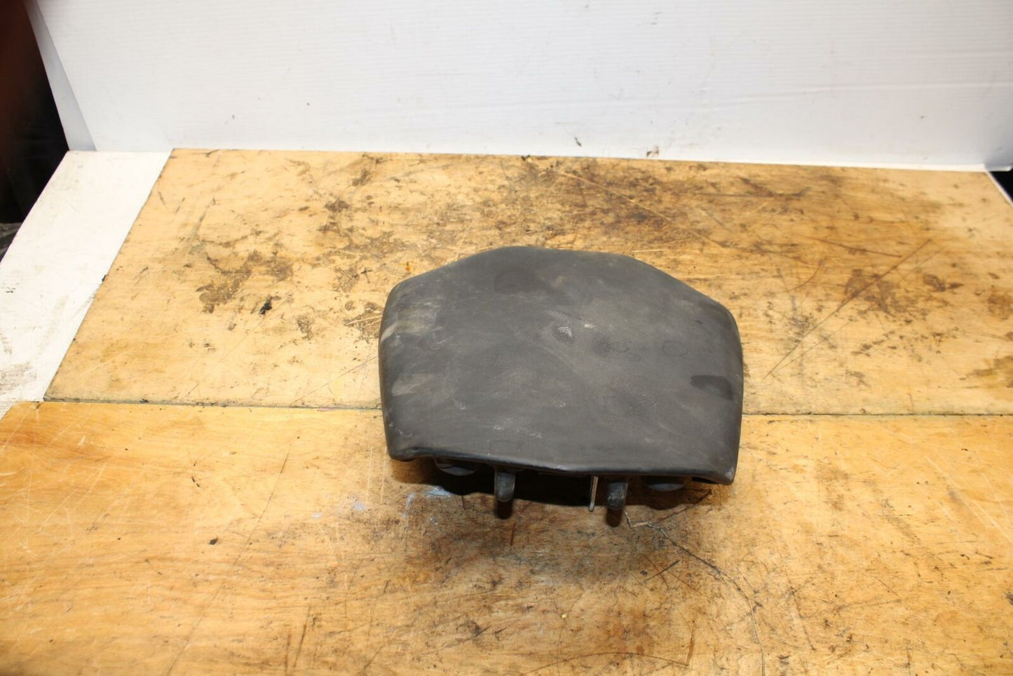 06-15 YAMAHA FZ1 REAR BACK PASSENGER TANDEM SEAT PAD SADDLE PILLION BB326