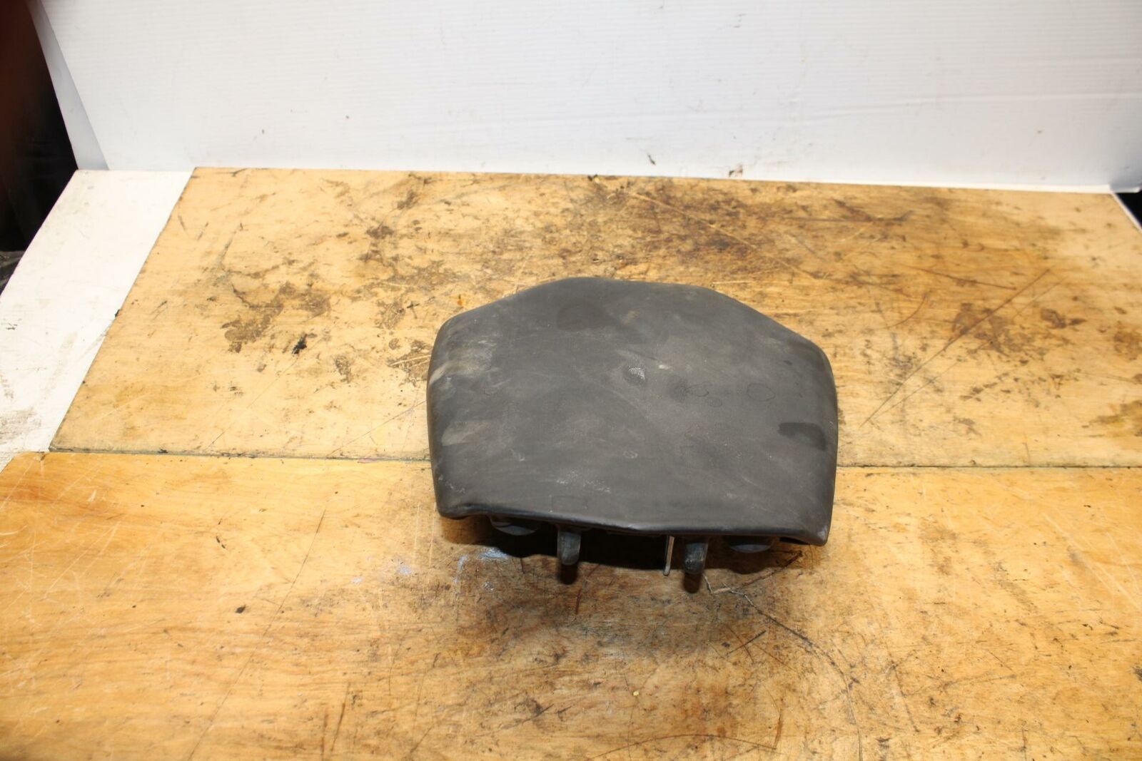 06-15 YAMAHA FZ1 REAR BACK PASSENGER TANDEM SEAT PAD SADDLE PILLION BB326