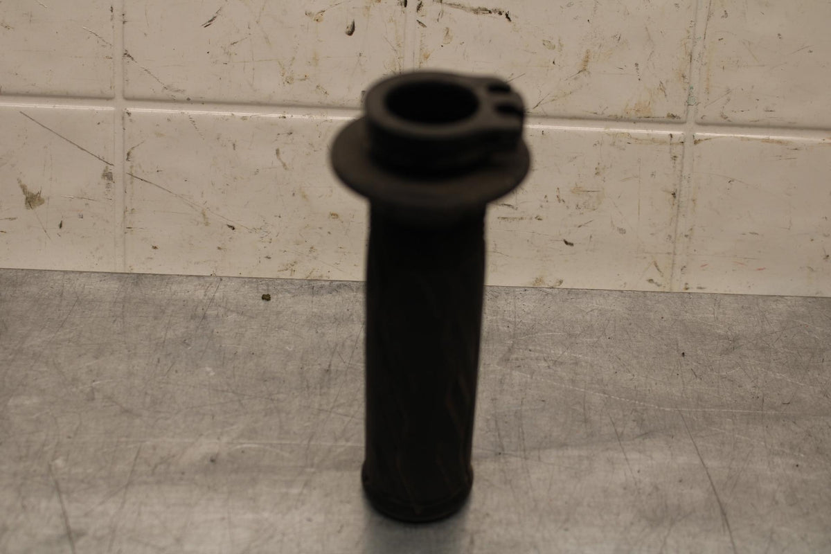 2015 Suzuki GSXR750 RIGHT THROTTLE GRIP BB595