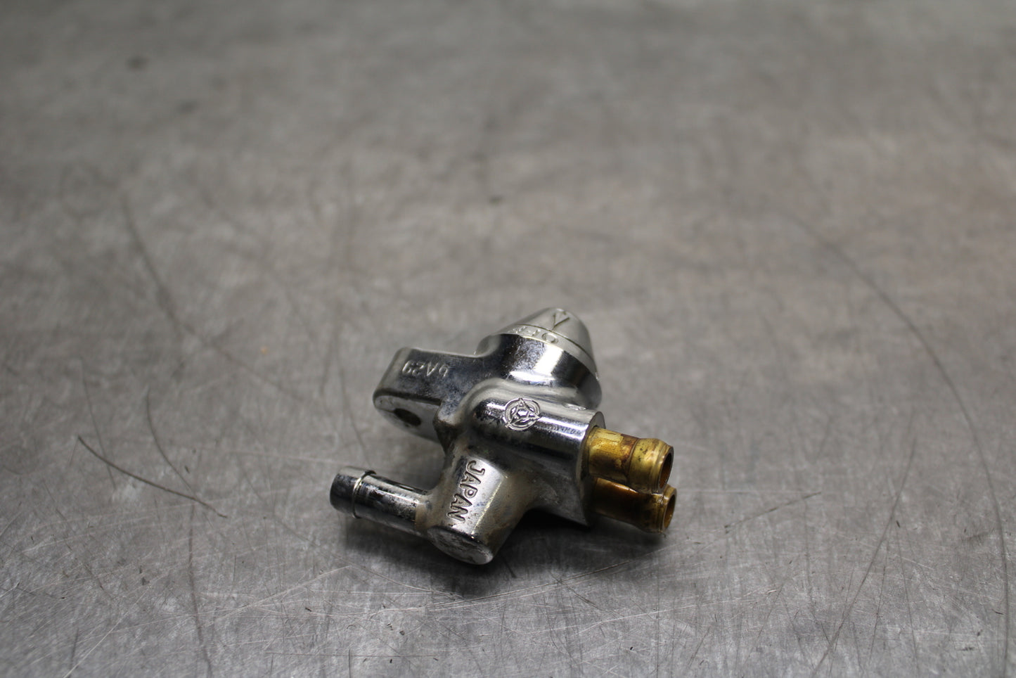 87-03 SUZUKI INTRUDER 1400 VS1400GLP GAS TANK FUEL PETCOCK BB752