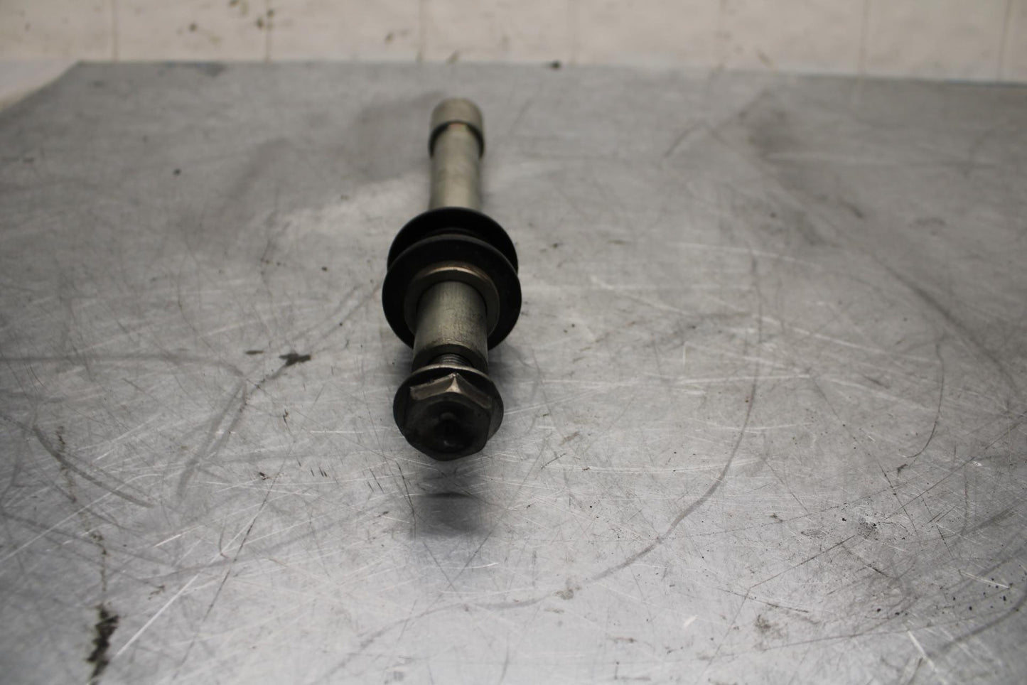 09-14 YAMAHA YZF R1 FRONT WHEEL RIM AXLE PIVOT BOLT  BB448