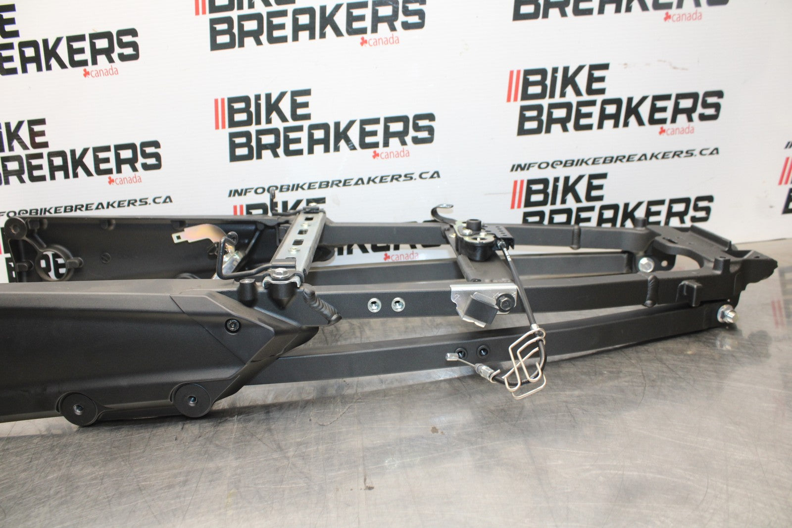 23-24 KAWASAKI NINJA ZX14R NEW! REAR SUBFRAME BACK SUB FRAME BB764