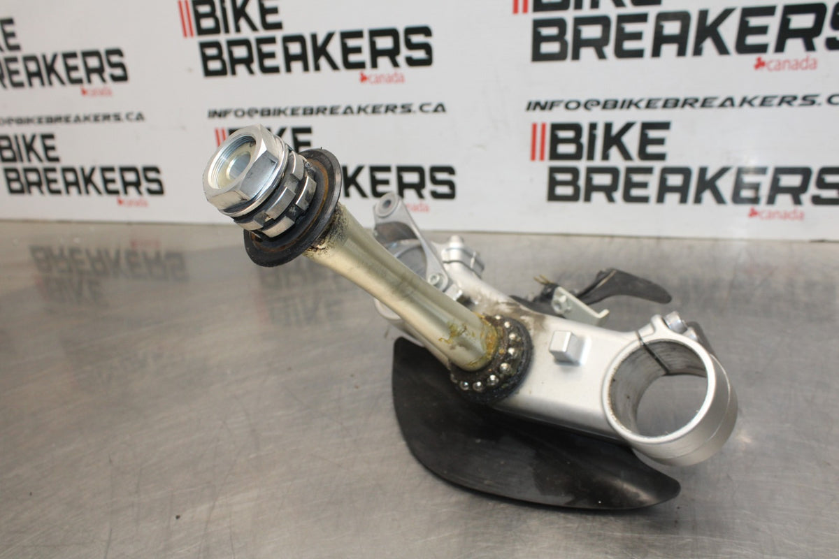 13 YAMAHA YZF R1 FRONT FORKS CLAMP LOWER TRIPLE TREE STEM BB781