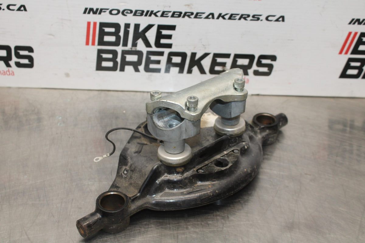 08 HARLEY-DAVIDSON ELECTRA GLIDE POLICE EFI FLHTPI UPPER TRIPLE TREE CLAMP BB816