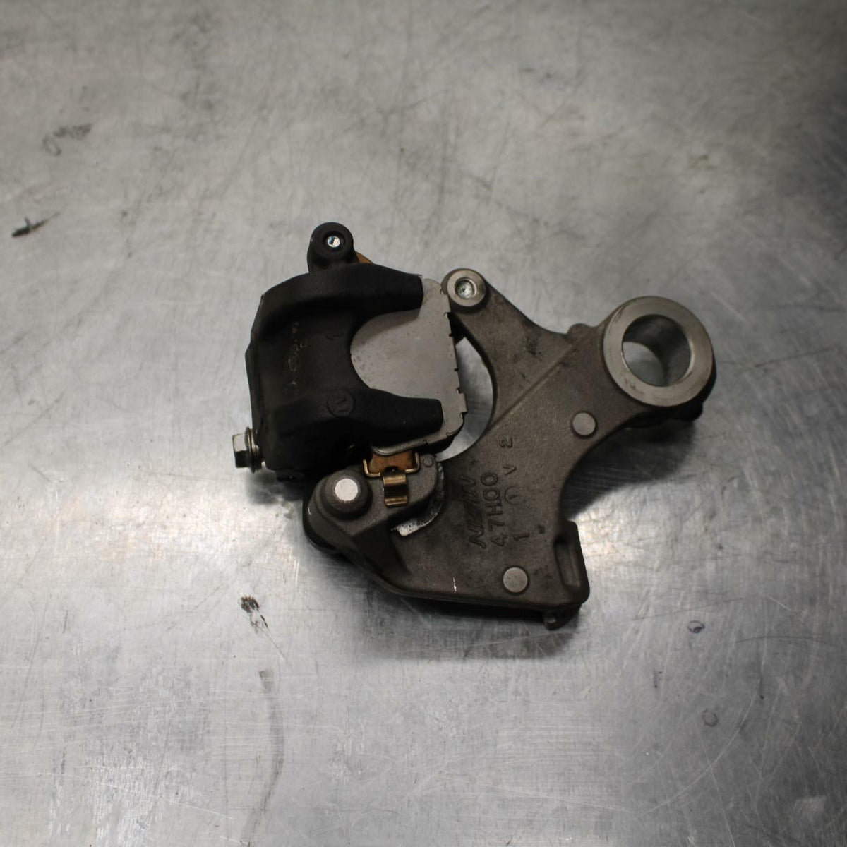 11-22 SUZUKI GSXR600 REAR BACK BRAKE CALIPER W MOUNT BRACKET BB417