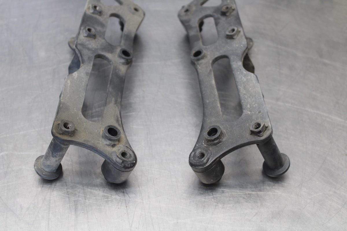 08 KAWASAKI VULCAN 1600 VN1600D NOMAD SADDLEBAG MOUNTING BRACKETS MOUNTS BB904