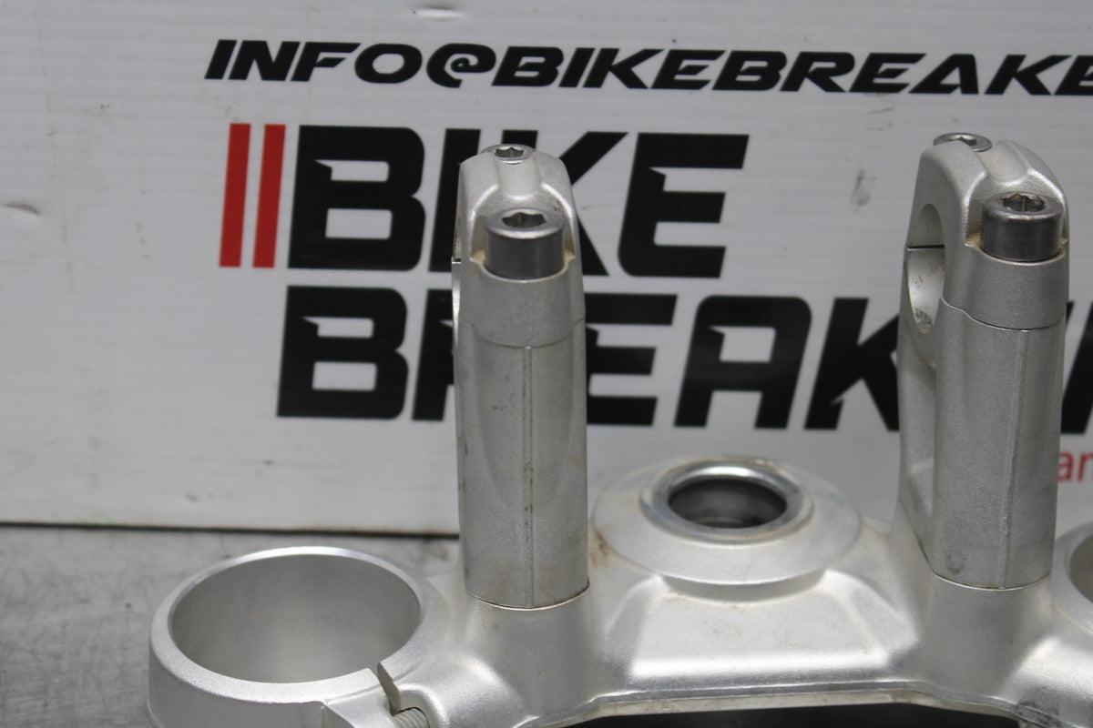 15 TRIUMPH TIGER 800 FORKS UPPER TRIPLE TREE CLAMP BB873