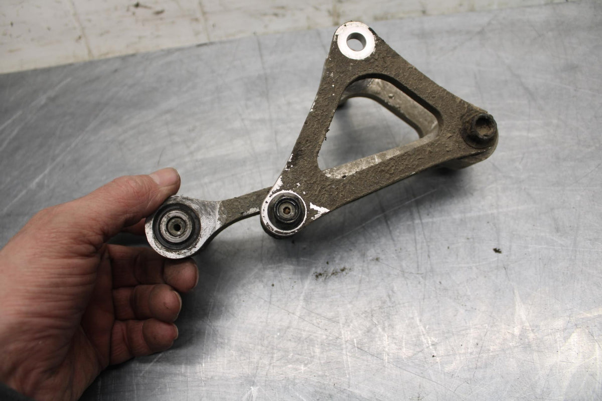 03-04 YAMAHA YZF R6  REAR DOGBONE SHOCK LINKAGE LINK BB481
