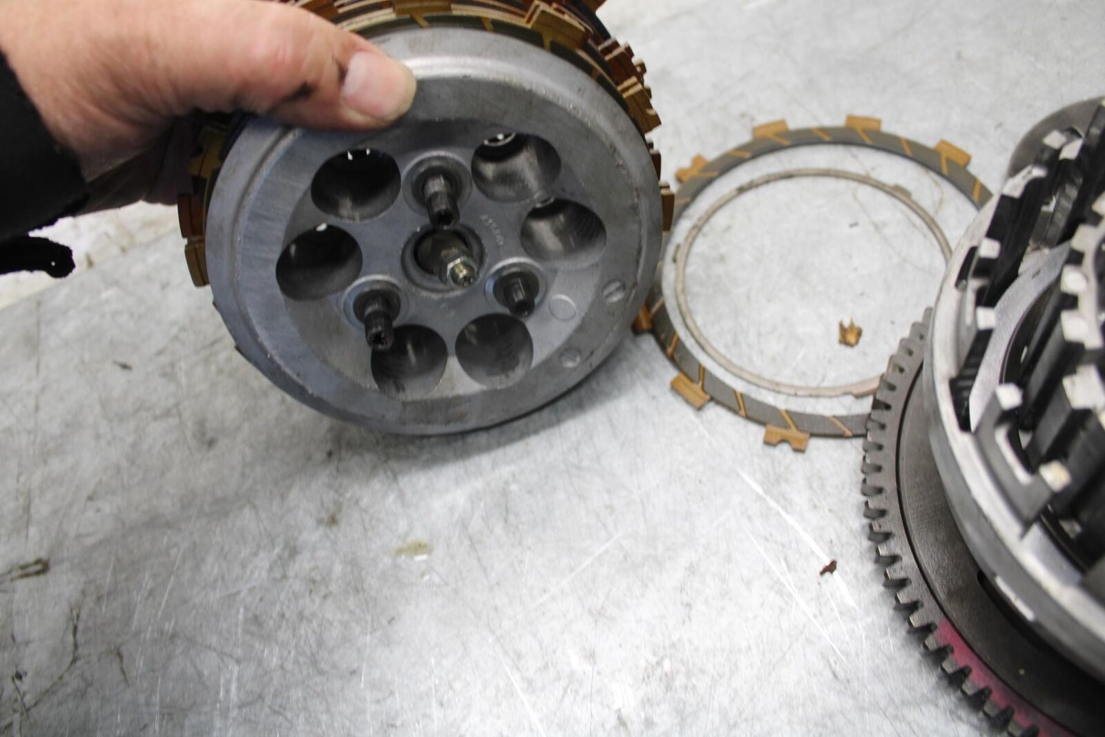 2007 Suzuki GSXR600  CLUTCH W PLATES BASKET HUB 21200-01820 21410-41G10 BB540 
