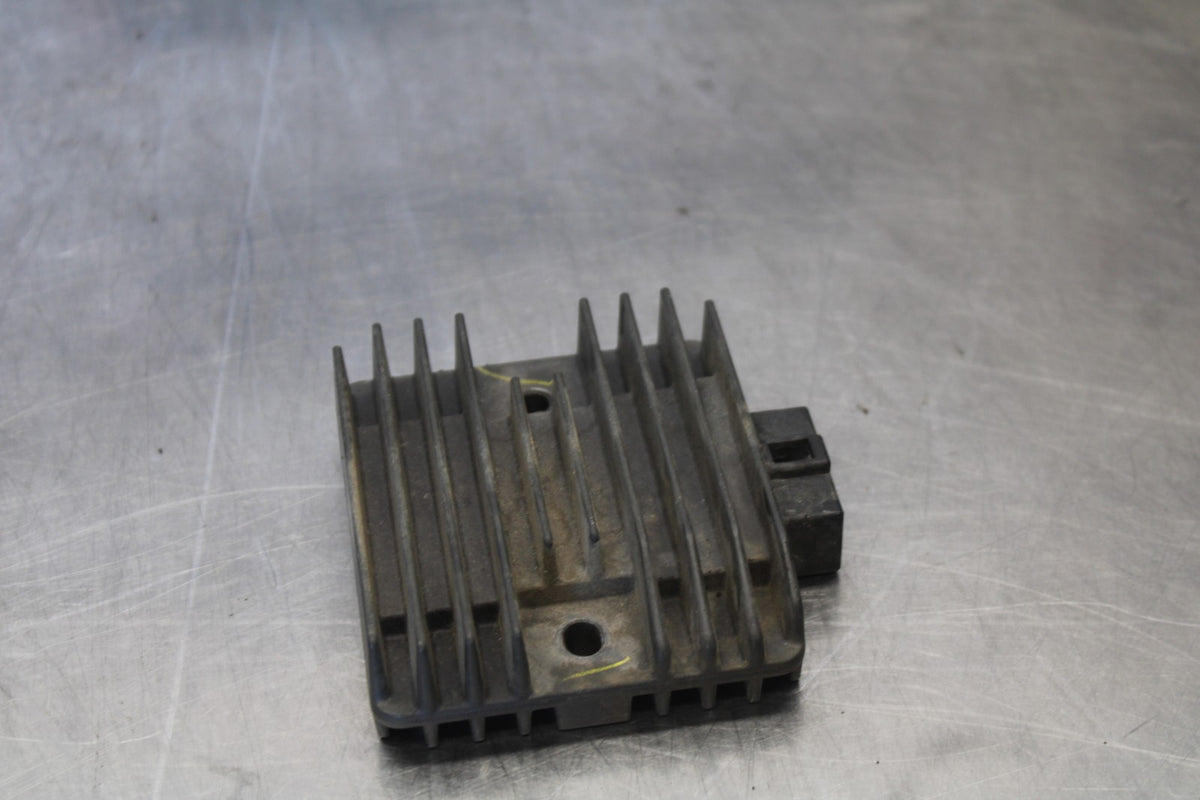 03-04 YAMAHA YZF R6 RECTIFIER VOLTAGE REGULATOR BB890