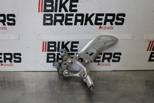 11-26 SUZUKI GSXR750 LEFT REARSET REAR SET DRIVER FOOT PEG REST STOP BB900