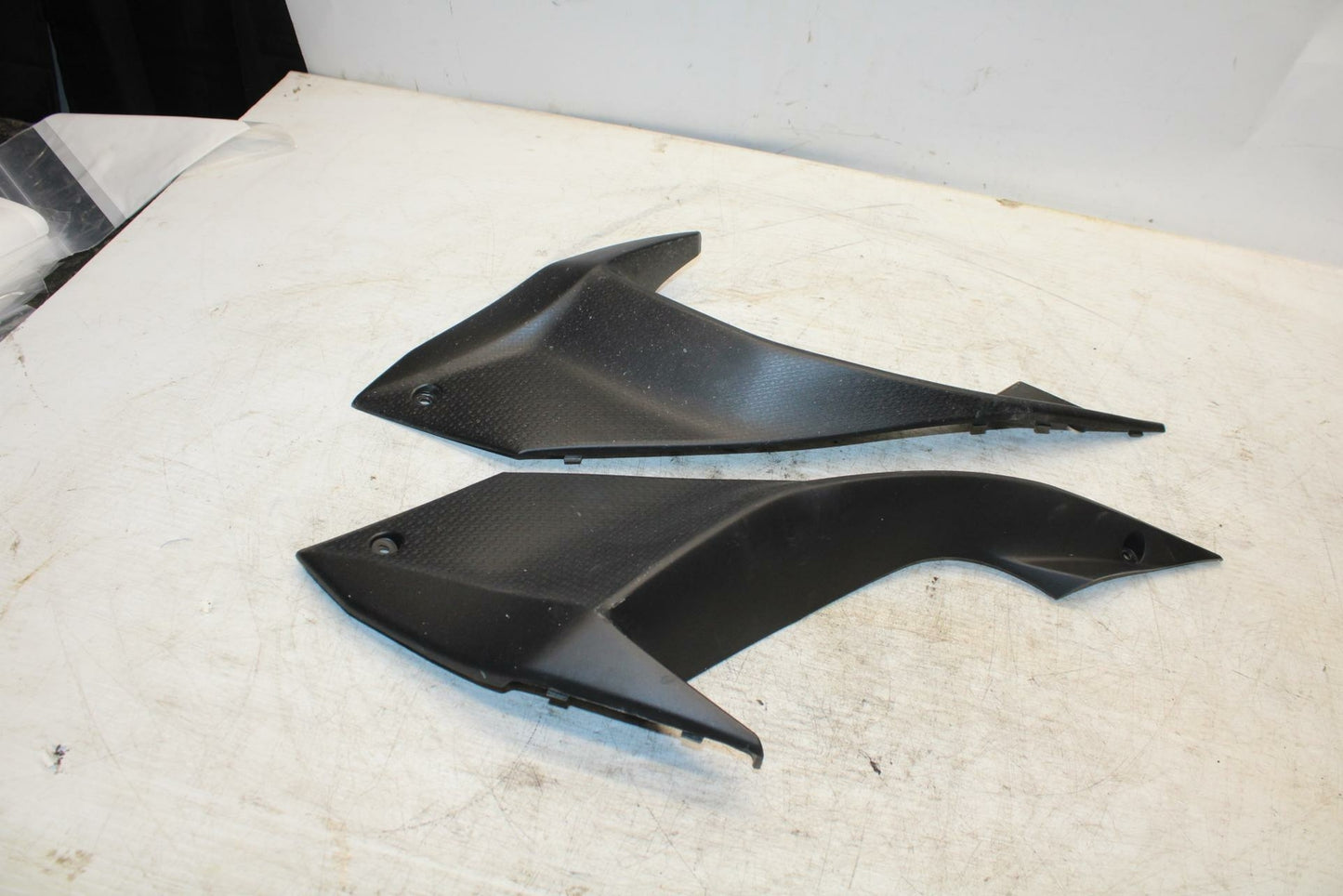 17-20 KAWASAKI NINJA 650 RIGHT LEFT FRONT SIDE SEAT PANELS TRIMS COWLS BB364