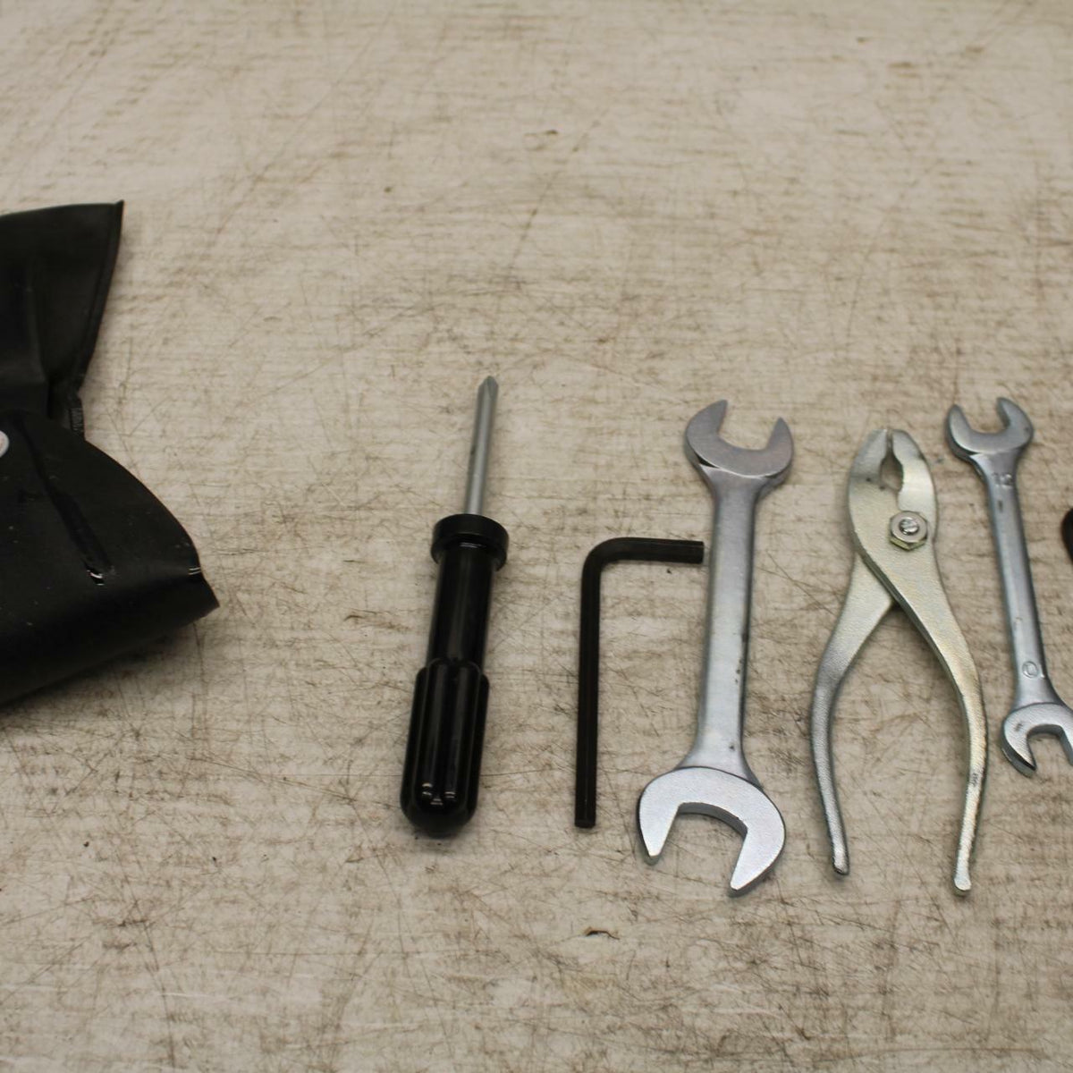 11-19 SUZUKI GSXR600 STOCK TOOLS OEM TOOL BAG KIT SET BB371