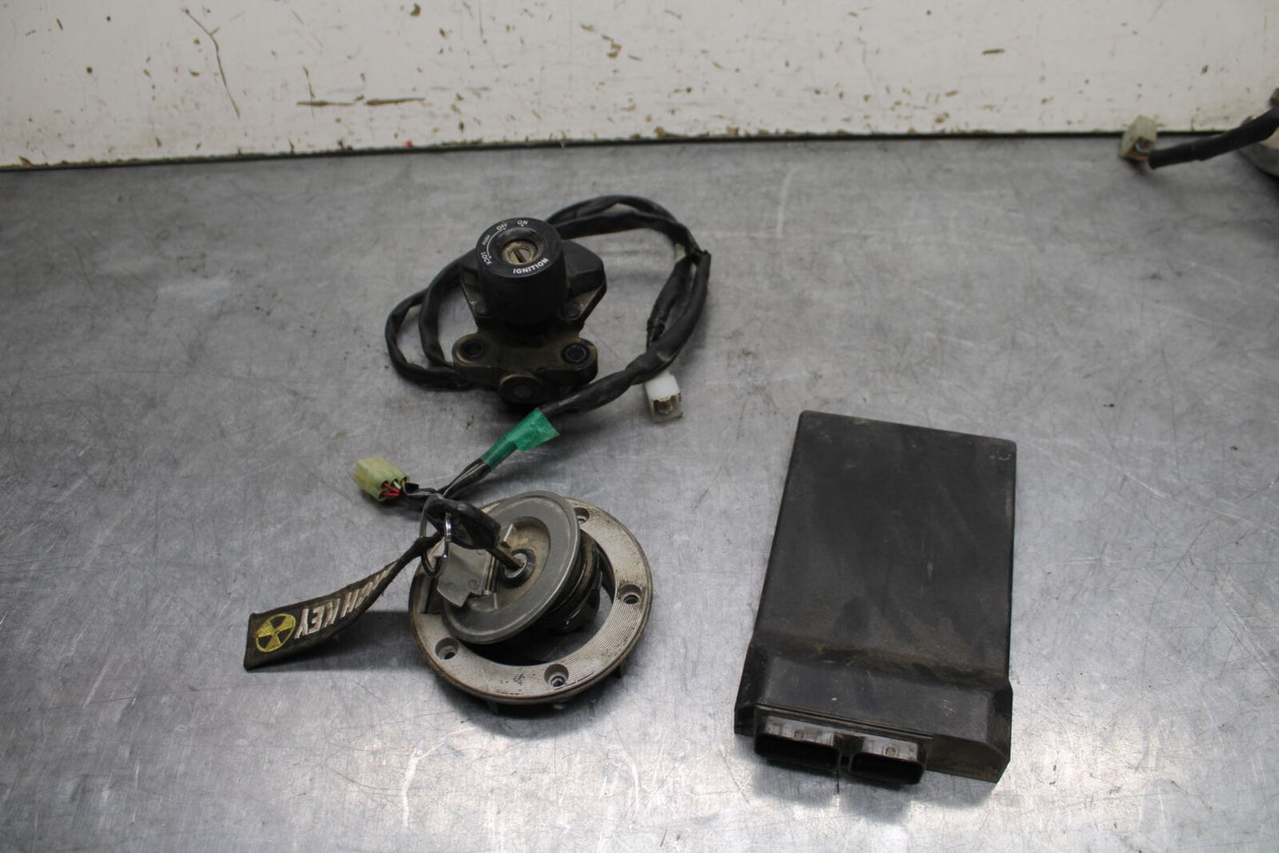 07-08 YAMAHA YZF R1 ECU COMPUTER ECM & LOCKSET/ GAS CAP BB724