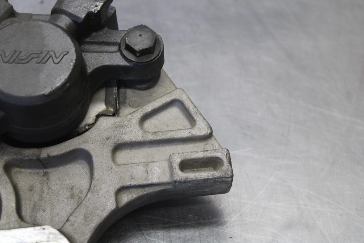 03-04 YAMAHA YZF R6S REAR BACK BRAKE CALIPER W MOUNT BRACKET BB890