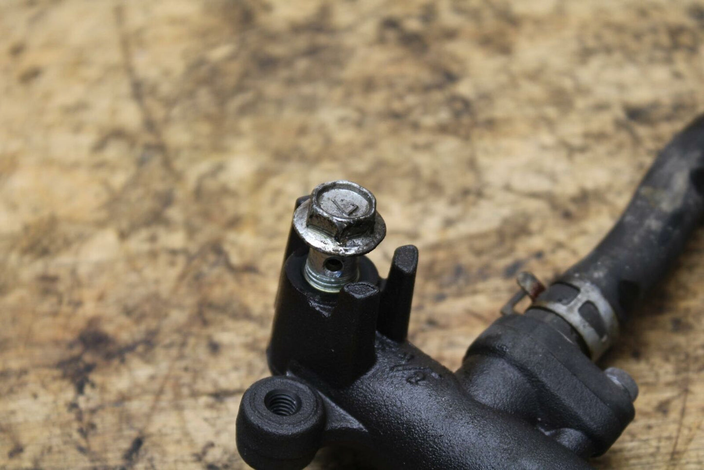 04-09 SUZUKI GS500F REAR BACK BRAKE MASTER CYLINDER W RESERVOIR BB335