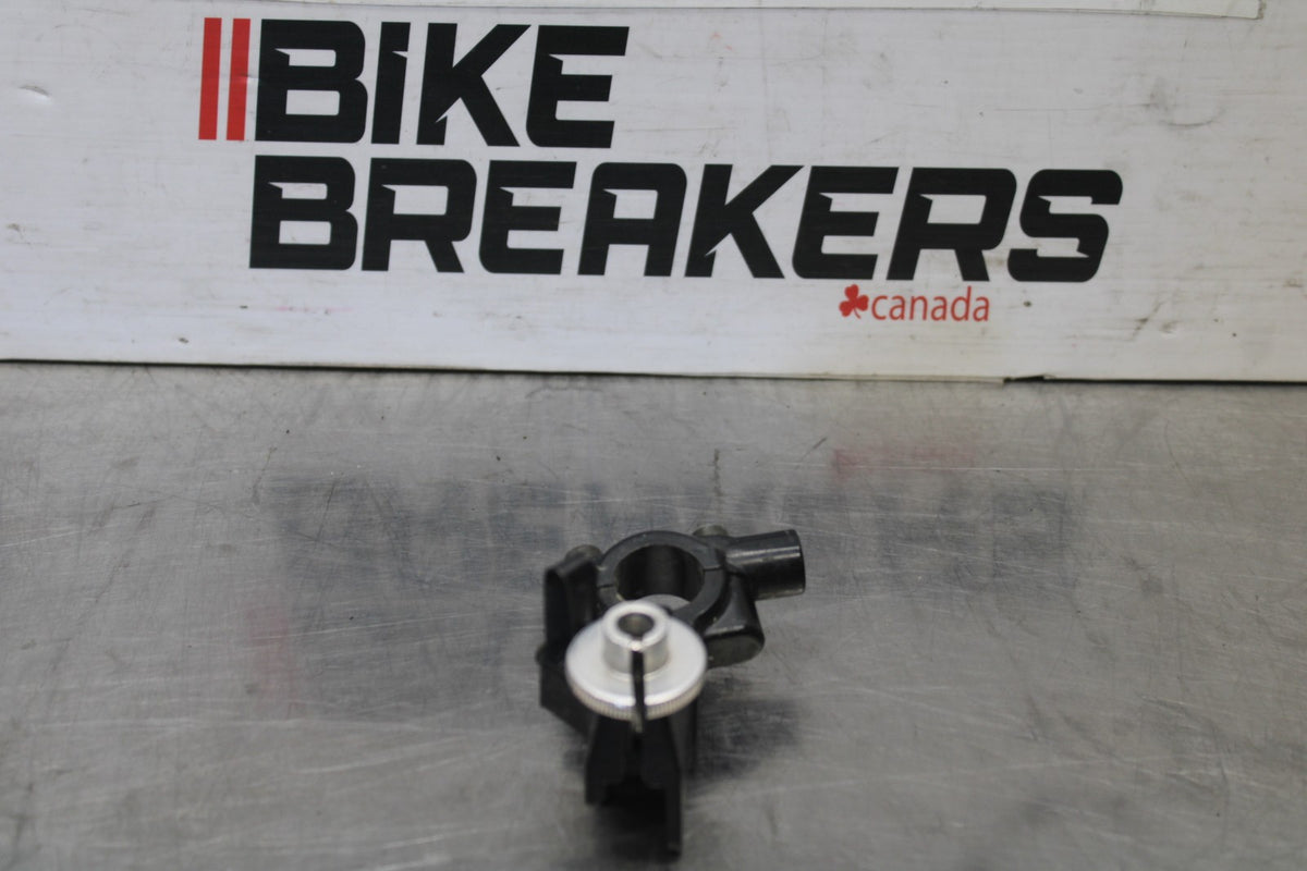 05-08 TRIUMPH SPEED TRIPLE 1050 CLUTCH LEVER PERCH MOUNT BRACKET BB933