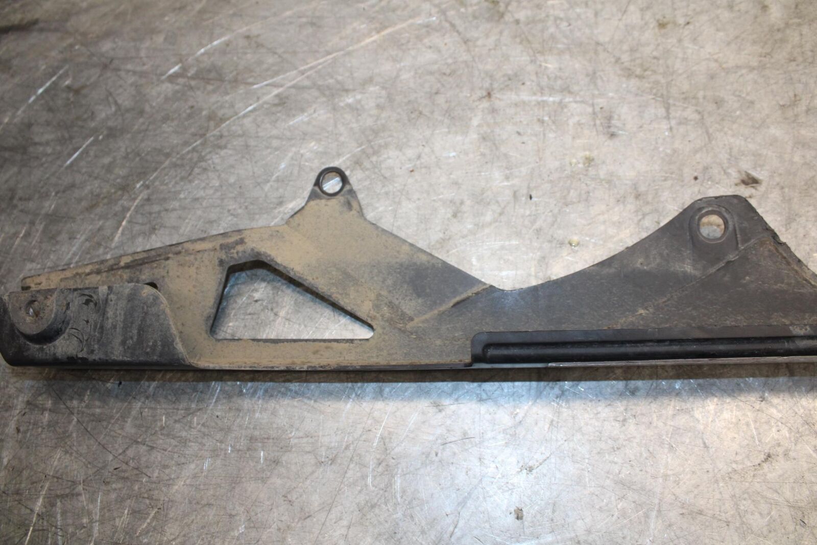 2007 Suzuki GSXR600 REAR BACK DRIVE CHAIN GUARD COVER SHIELD 61311-01H10 BB540