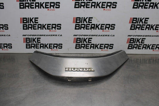 90 HONDA GOLDWING 1500 GL1500 FRONT CENTER V FAIRING COWL GUARD BB00