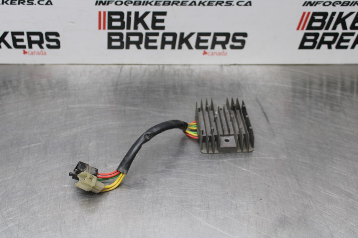 02 DUCATI MONSTER 620 RECTIFIER VOLTAGE REGULATOR BB851