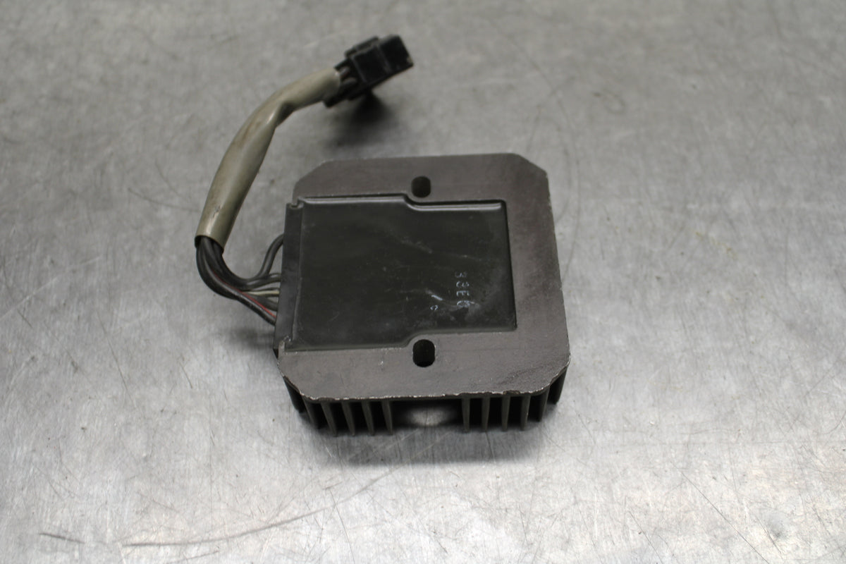 97-99 SUZUKI GSXR600 SRAD RECTIFIER VOLTAGE REGULATOR BB123