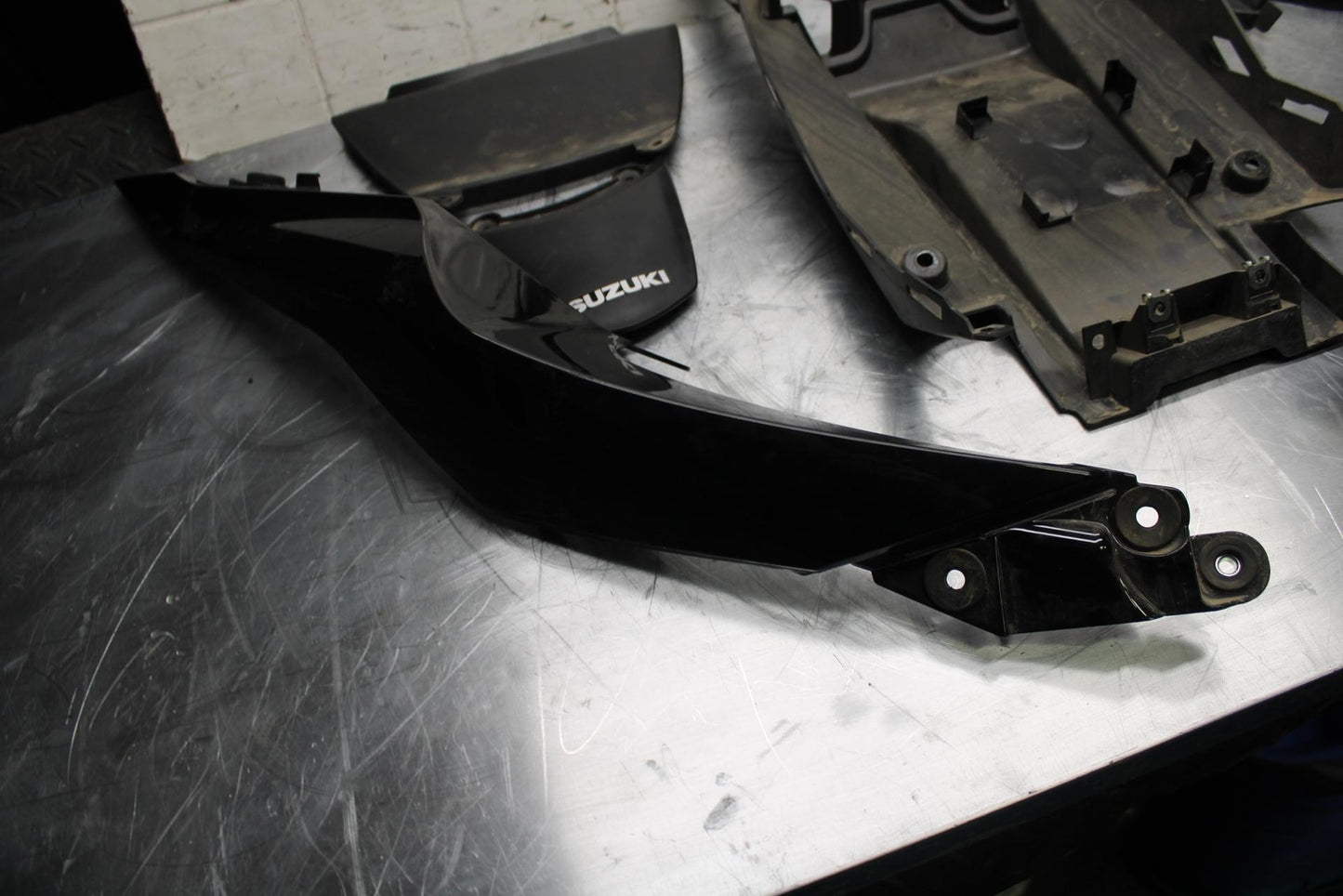 17-23 SUZUKI GSXR 250 GSX250RL8 BLACK REAR BACK TAIL FAIRING COWL SHROUD BB490