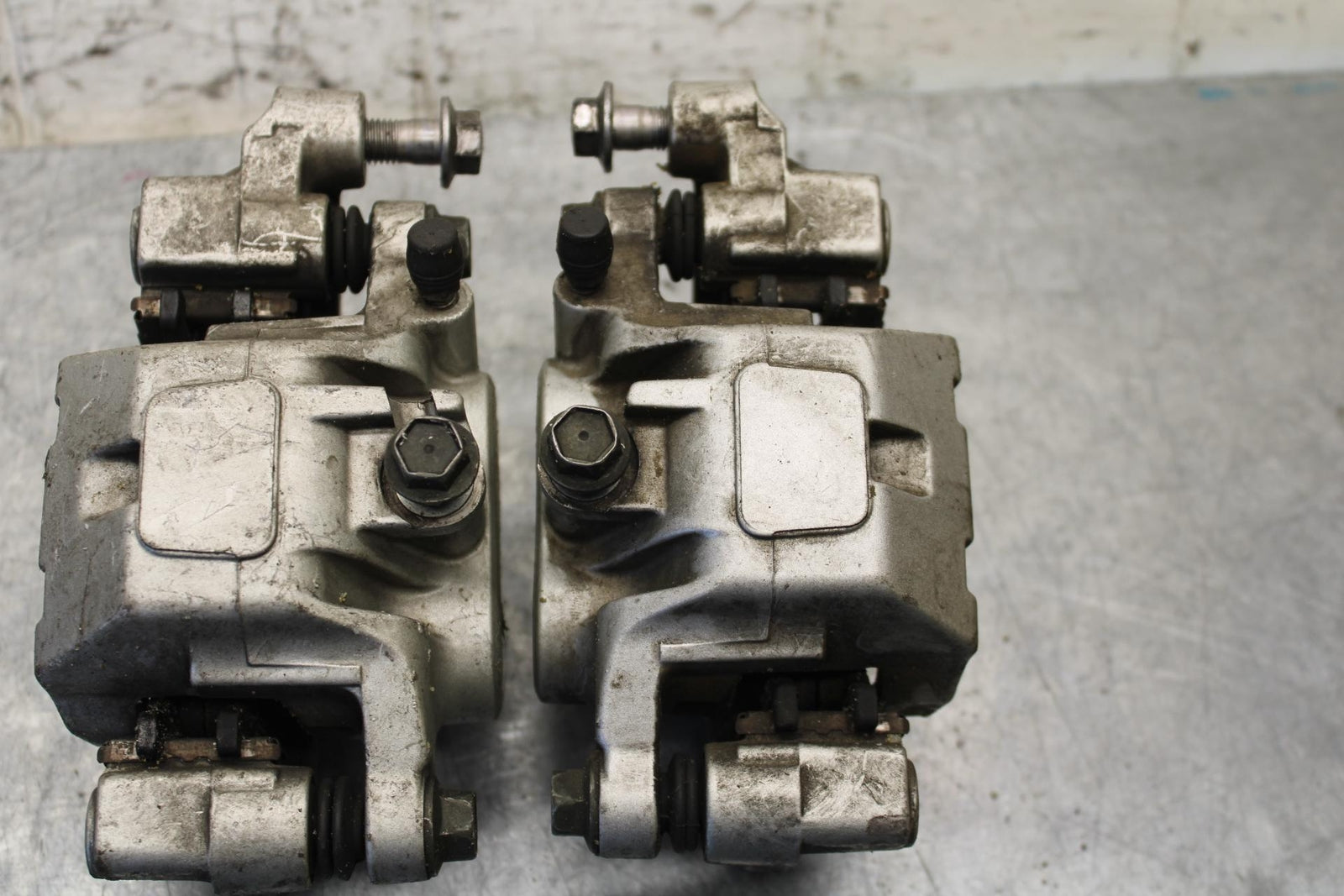 07-08 YAMAHA V STAR 1100 RIGHT LEFT FRONT BRAKE CALIPER SET PAIR CALIPERS BB71