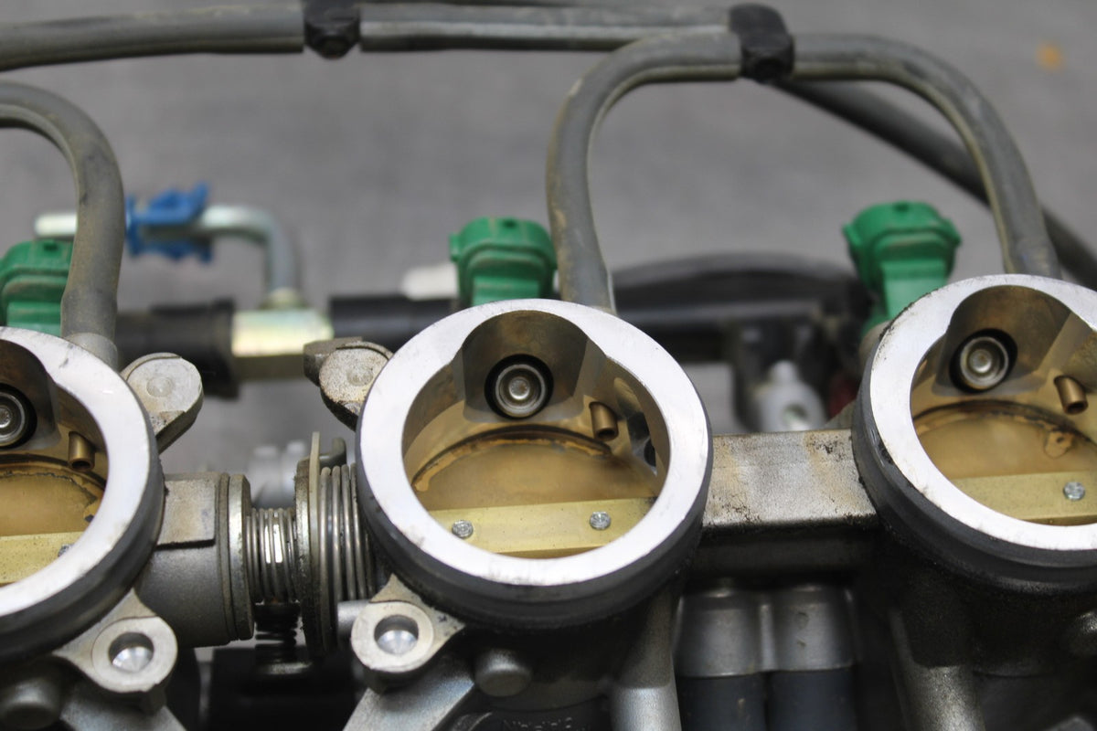 08-10 SUZUKI GSXR 600 MAIN FUEL INJECTORS / THROTTLE BODIES BB835