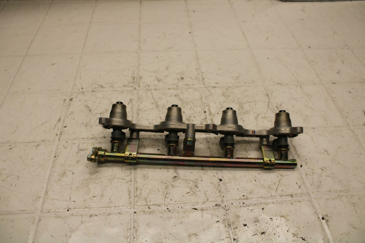 05-06 HONDA CBR600RR AIRBOX TOP RAIL INJECTORS BB399