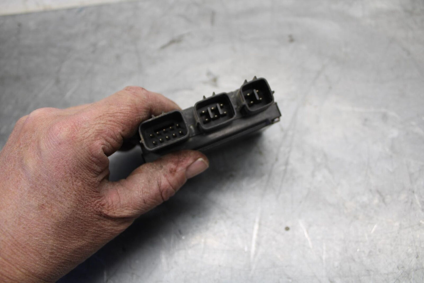 18 KAWASAKI Z 400 RELAY ASSEMBLY FUSE BOX BB469