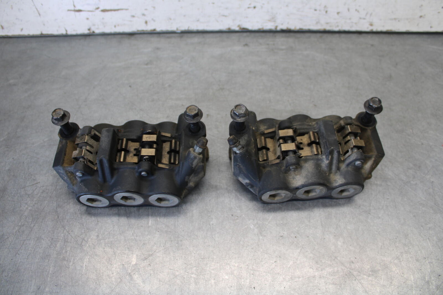 09-14 YAMAHA YZF R1 RIGHT LEFT FRONT BRAKE CALIPER SET PAIR CALIPERS BB696