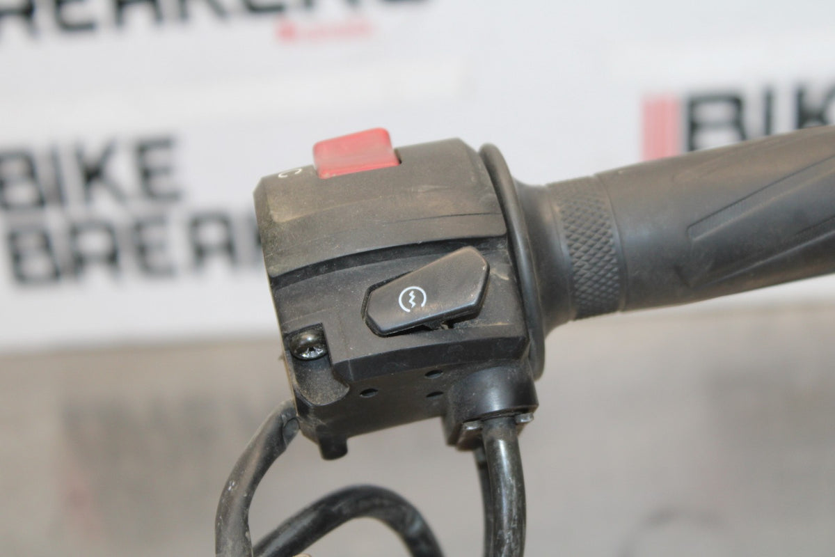 05 YAMAHA YZF R6 RIGHT CLIP ON HANDLE KILL OFF START SWITCH SWITCHES BB894