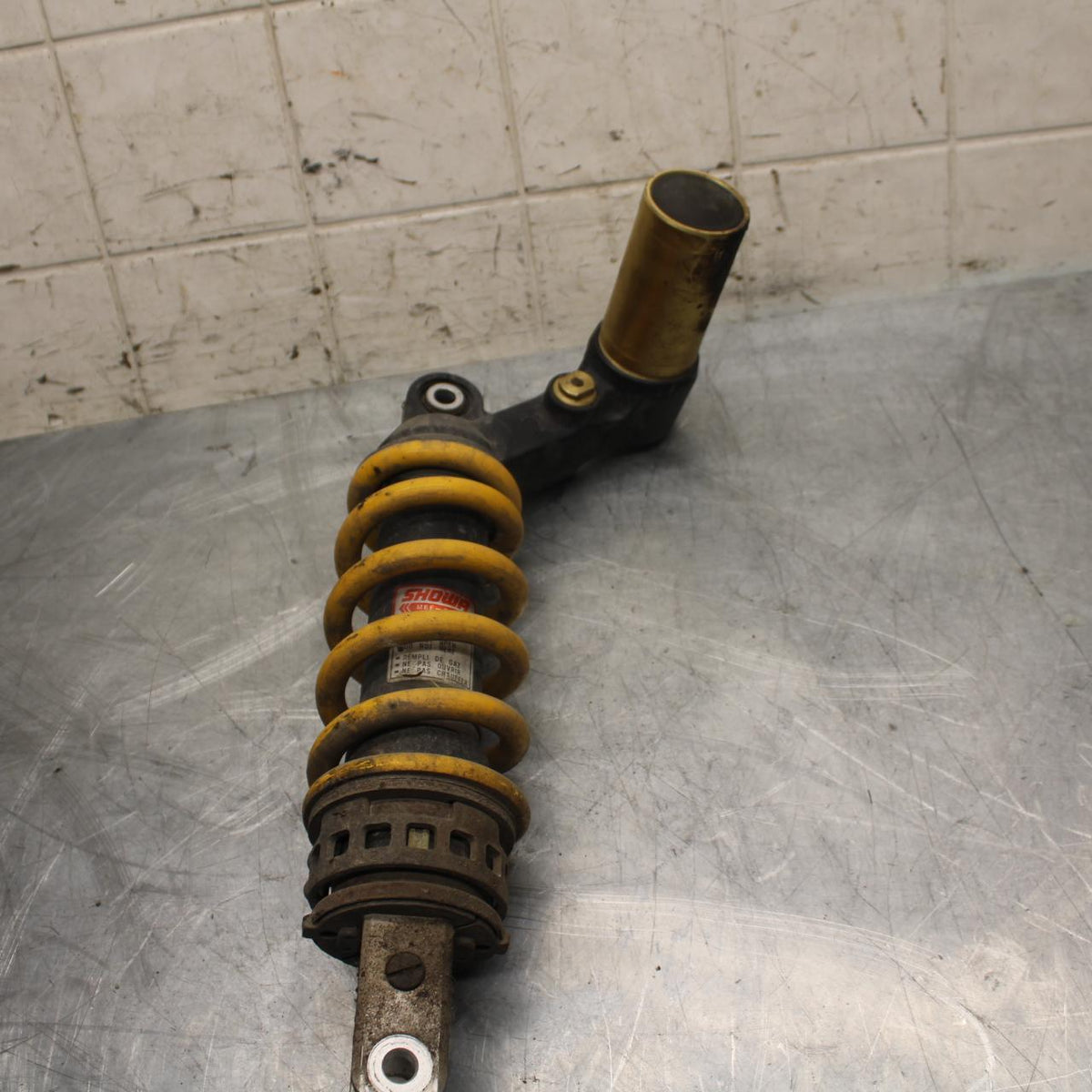 2003 Honda CBR600RR REAR BACK SHOCK ABSORBER SUSPENSION 52400-MEE-003 BB511