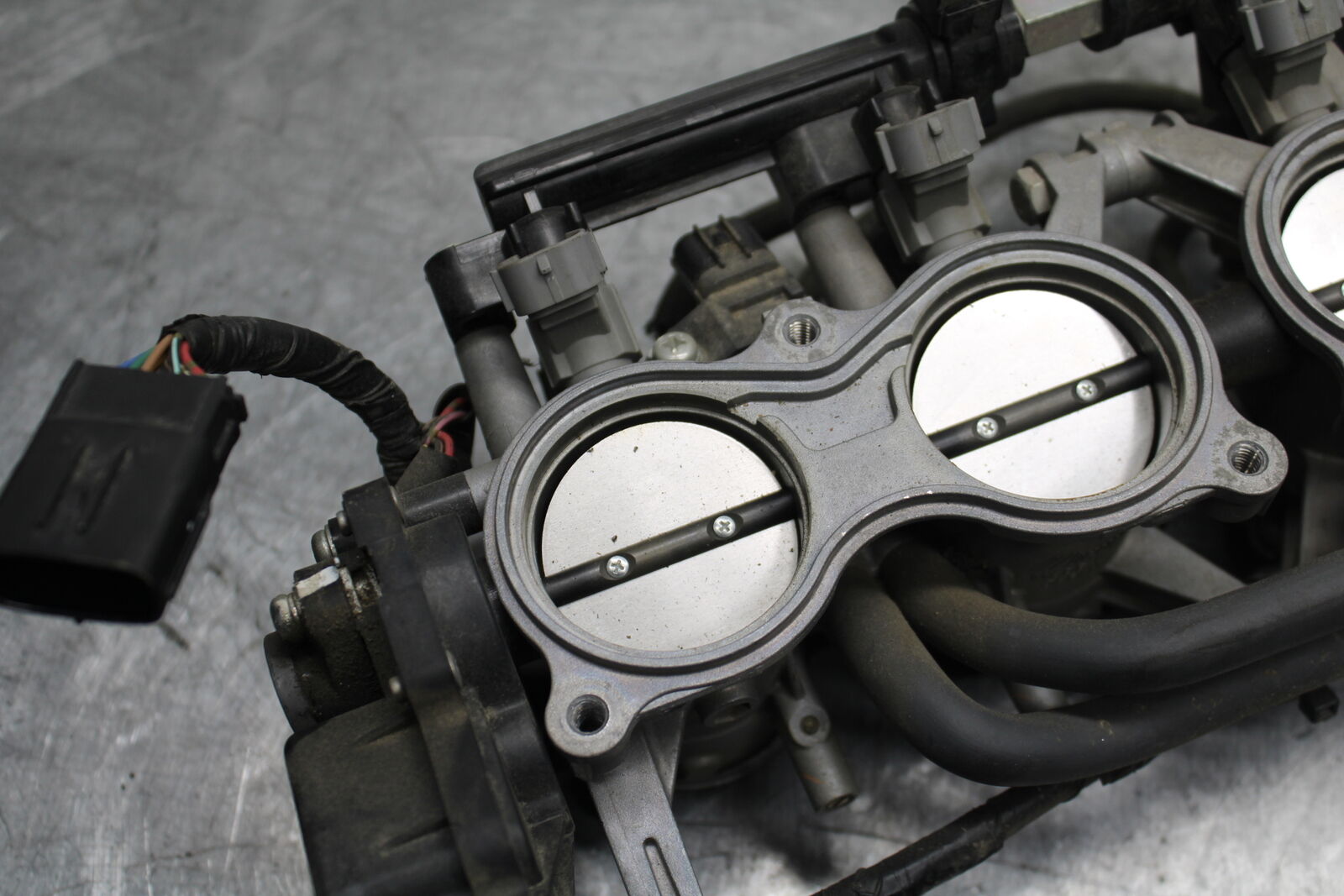 11-24 SUZUKI GSXR750 MAIN FUEL INJECTORS / THROTTLE BODIES 13406-15J00 BB714