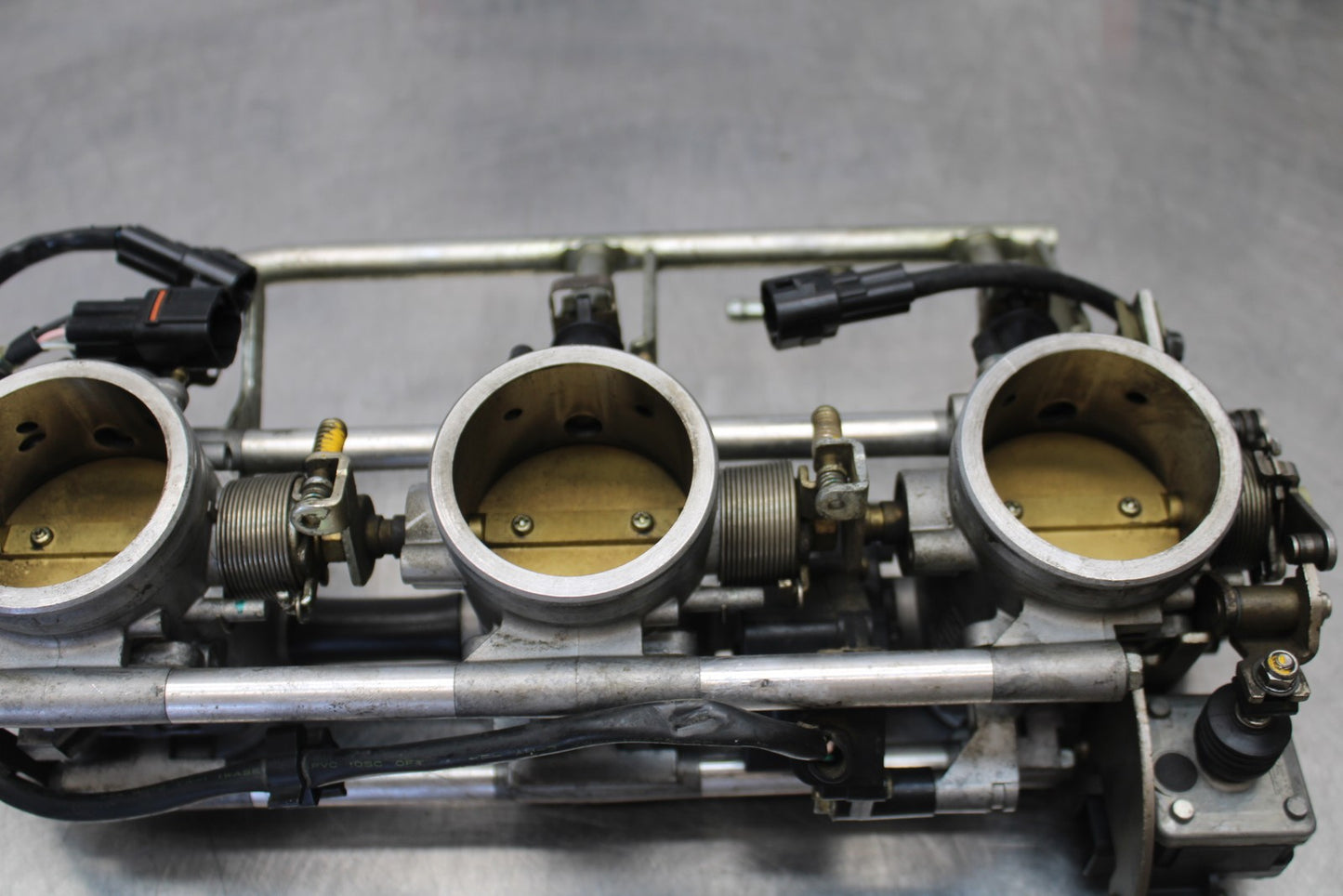 05 TRIUMPH ROCKET III THROTTLE BODY BODIES BB186