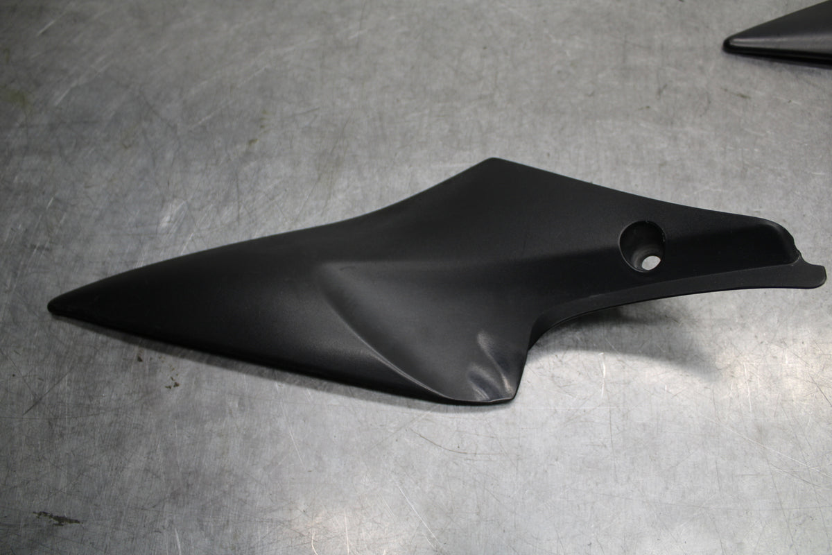 06-07 SUZUKI GSXR750 RIGHT LEFT FRONT SIDE SEAT PANELS COWLS FAIRINGS  BB670