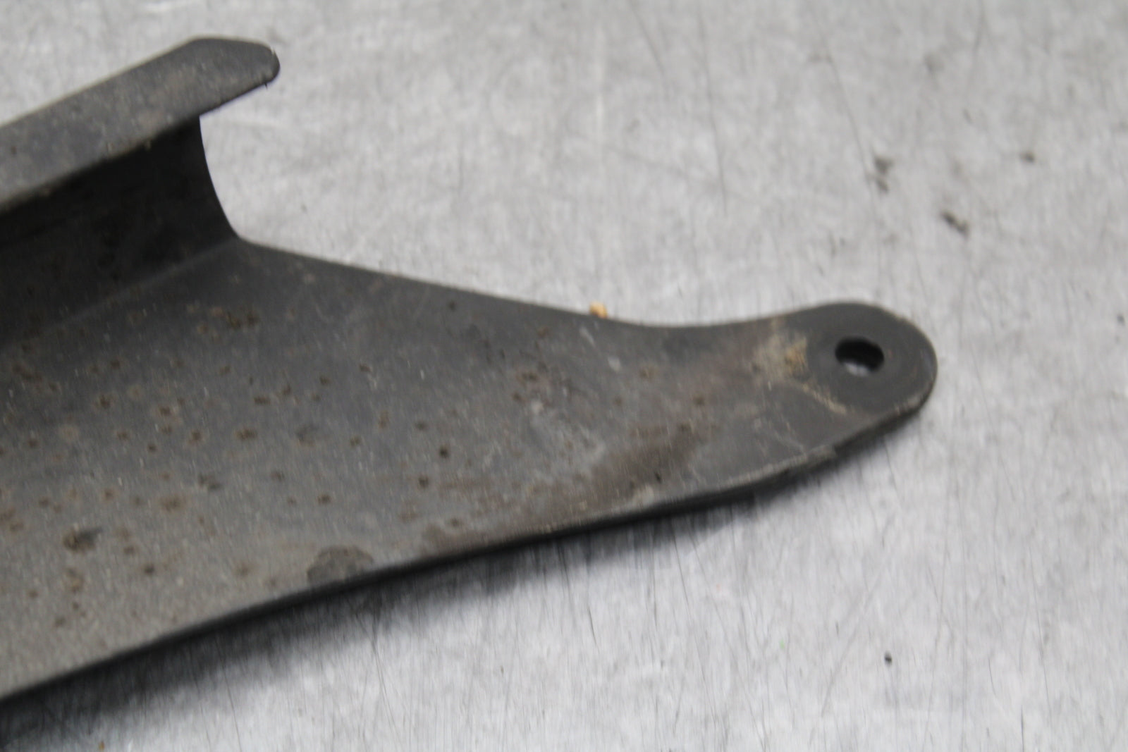 13-18 KAWASAKI NINJA ZX6R REAR BACK DRIVE CHAIN GUARD COVER 36014-0048 BB666