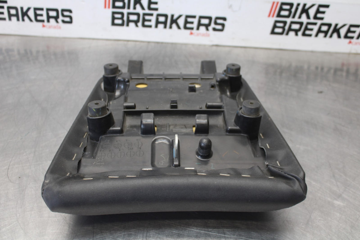 15-17 YAMAHA FJ09 REAR BACK PASSENGER TANDEM SEAT PAD SADDLE PILLION BB906