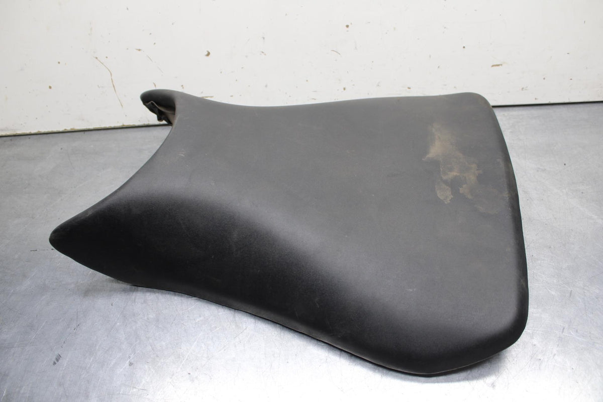 03-05 YAMAHA YZF R6  FRONT DRIVERS SEAT PAD SADDLE PILLION BB622