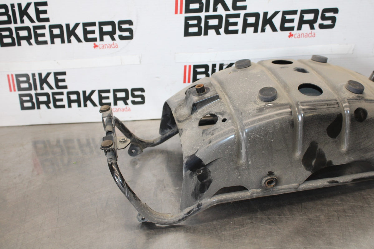 07 SUZUKI BOULEVARD M50 REAR BACK FENDER SUPPORT FRAME SUBFRAME BB897