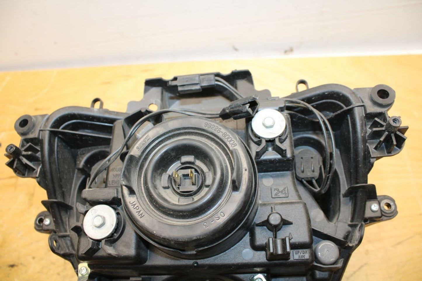 11-21 SUZUKI GSXR750 FRONT HEADLIGHT HEAD LIGHT LAMP BB320
