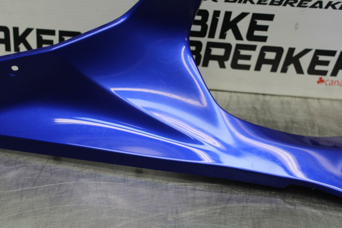 22-25 YAMAHA YZF R7 RIGHT FRONT DUCT COVER PANEL COWL BB583