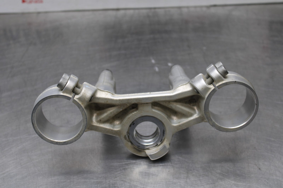 15 TRIUMPH TIGER 800 FORKS UPPER TRIPLE TREE CLAMP BB873