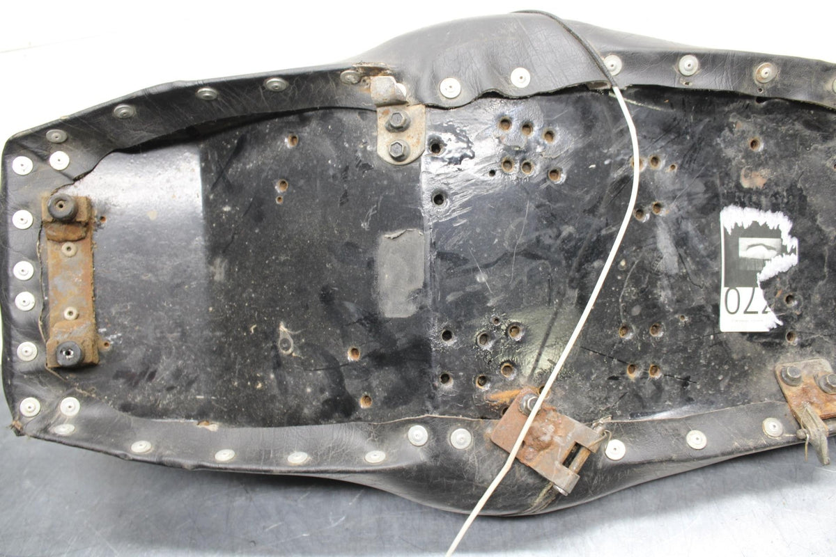 75 SUZUKI GT 550 FRONT REAR SEAT SADDLE BB72 