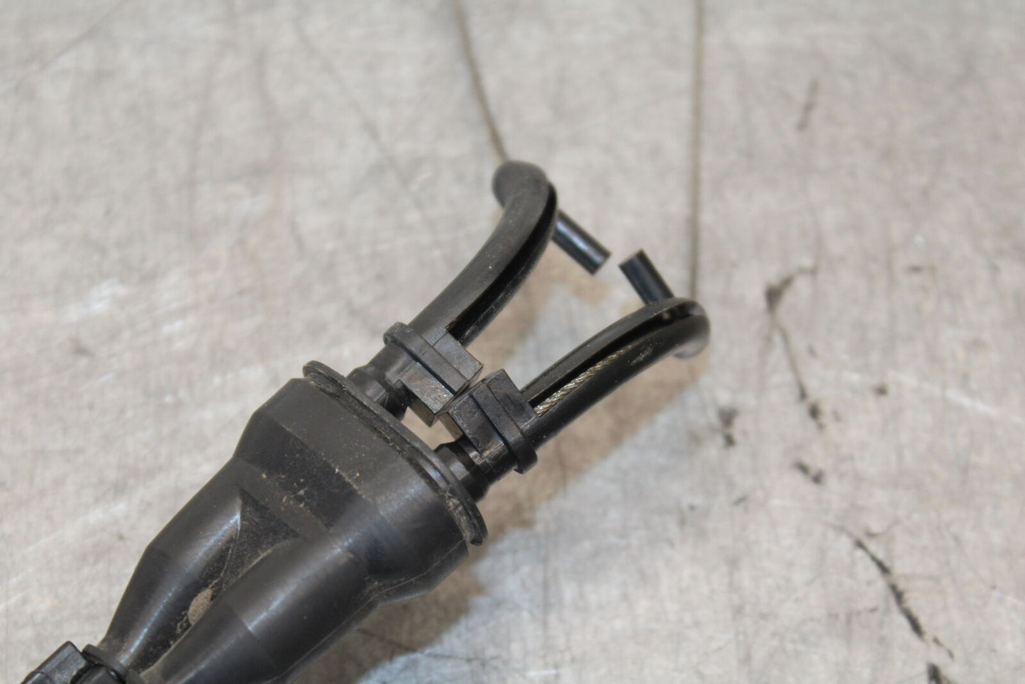 08-16 YAMAHA YZF R6 THROTTLE CABLES LINES 13S-26302-00-00 BB665