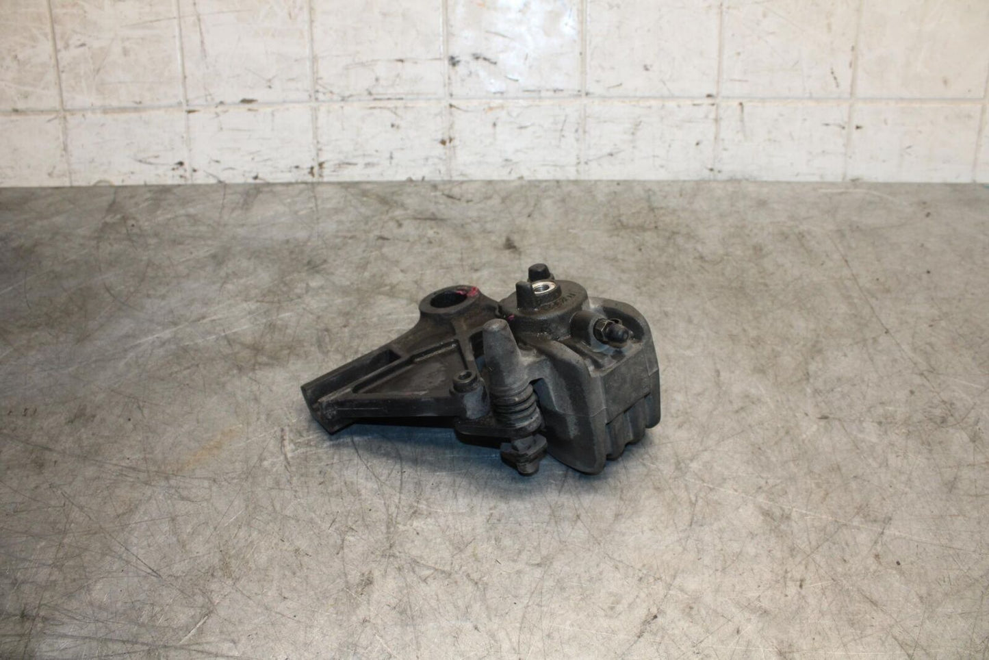 09-12 KAWASAKI NINJA ZX6R ZX600R REAR BACK BRAKE CALIPER W MOUNT BRACKET BB544