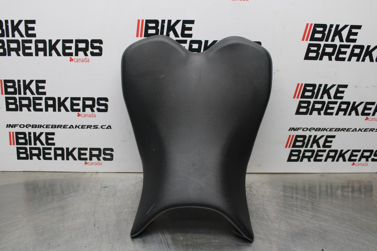 13 YAMAHA YZF R1 FRONT DRIVERS SEAT PAD SADDLE PILLION BB781