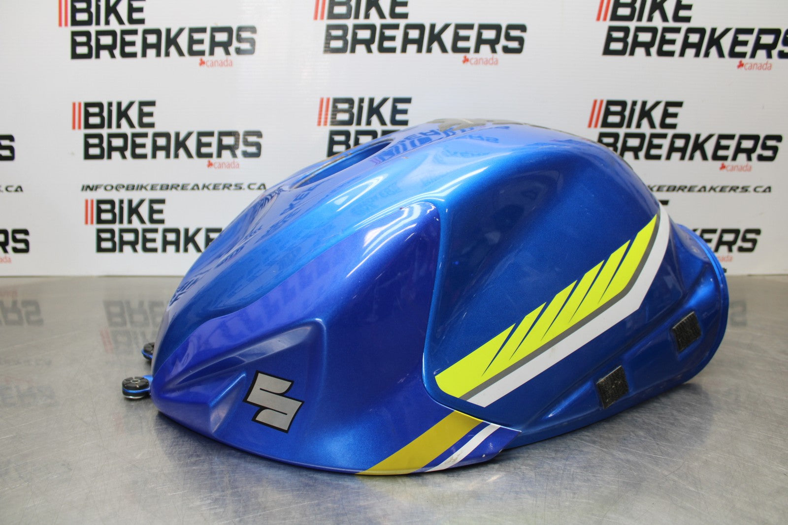 11-22 SUZUKI GSXR 600  GAS TANK FUEL CELL PETROL RESERVOIR BB193