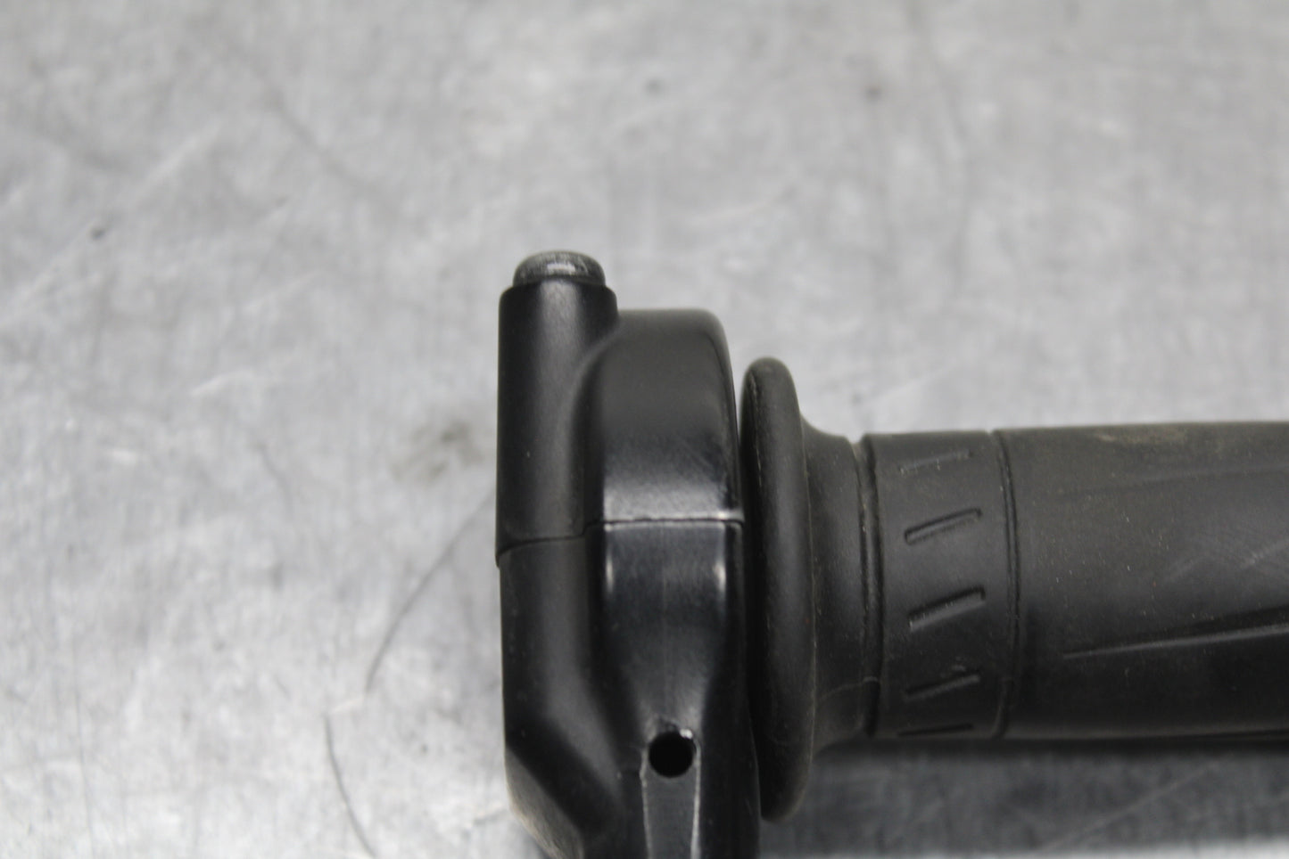 12-13 KAWASAKI Z1000 THROTTLE CABLE LINE HOUSING GUIDE BB743