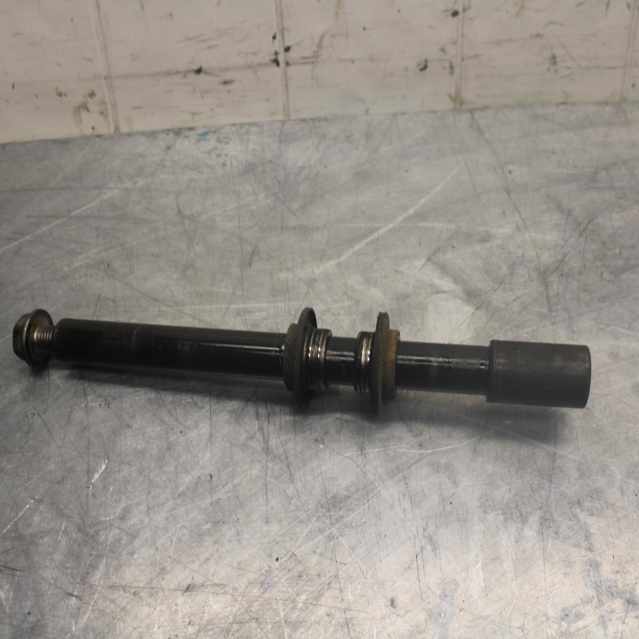 05 YAMAHA YZF R6S FRONT WHEEL RIM AXLE PIVOT BOLT BB462